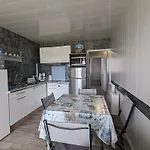 Apartamento T3 Avec Terrasse Et Wifi, Proche Port à - Fr-1-420-142 *