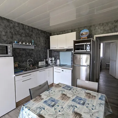 T3 Avec Terrasse Et Wifi, Proche Port à - Fr-1-420-142 Apartamento