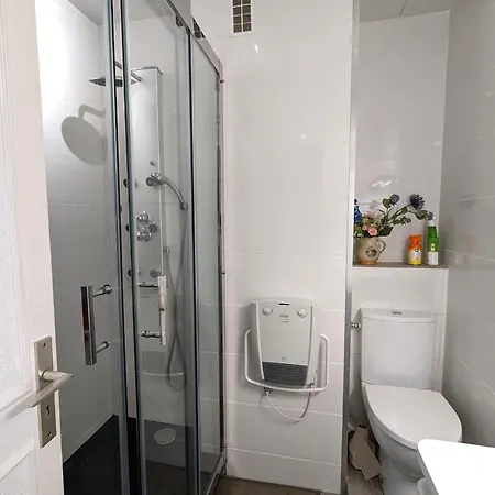 T3 Avec Terrasse Et Wifi, Proche Port A - Fr-1-420-142 شقة *