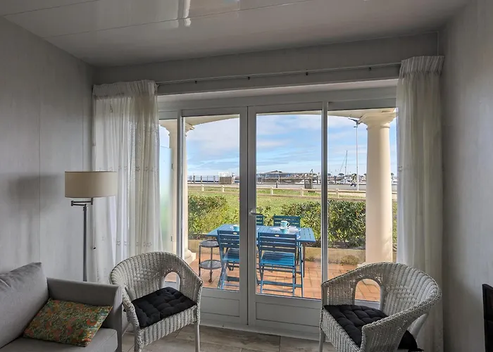 T3 Avec Terrasse Et Wifi, Proche Port à - Fr-1-420-142 *